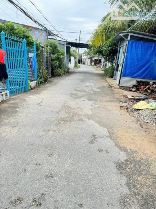 Bán gấp căn nhà cấp 4 hẻm Đặng thúc Vình, Hóc Môn, Giá 860 Triệu - 9