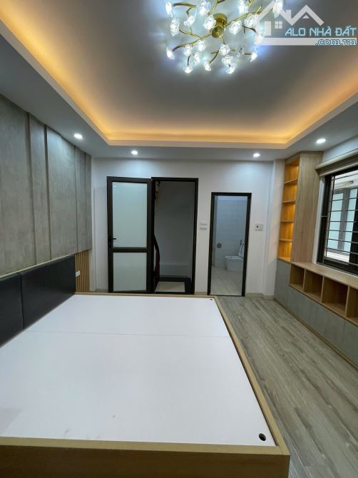 NHÀ ĐẸP,NGÕ THÔNG,OTO QUA,MT RỘNG THOÁNG 5 TẦNG, FULL ĐỒ , NGÔ THÌ SỸ VẠN PHÚC 30M.7,2 TỶ - 9