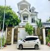 HÀNG VIP ĐẲNG CẤP THƯỢNG LƯU 2 MẶT TIỀN NGUYỄN VĂN HƯỞNG KHU THẢO ĐIỀN Q2-DT: 20X25M 3 LẦU