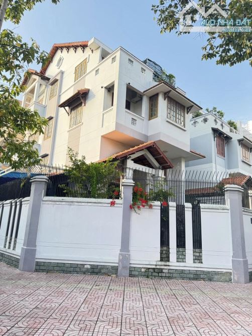 Bán Biệt Thự Góc 2MT Đường Nội Bộ Cao Lỗ -12m x 20.9m - 227.5m.2- 1  Hầm 1Trệt 3 Lầu F4 Q8