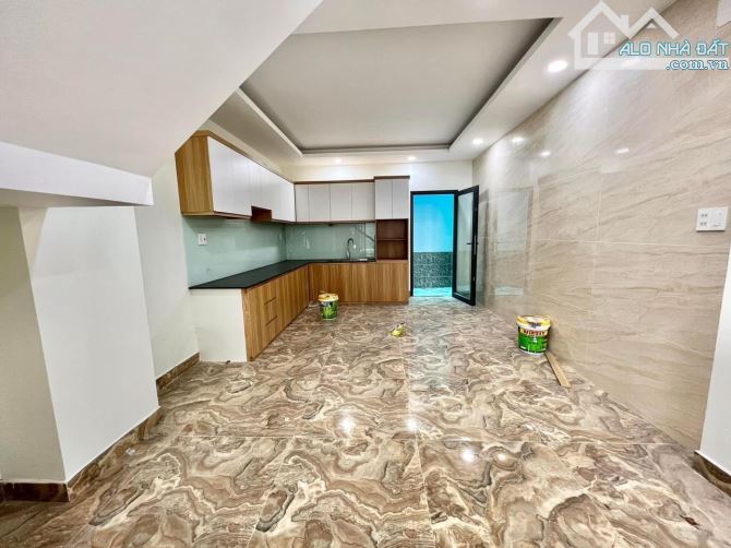 🏡NHÀ 5 TẦNG HẺM XE HƠI 12M SÁT MẶT TIỀN HÀ HUY GIÁP QUẬN 12 CHỈ NHÔ 5 TỶ- DT 63m2 (4x16)