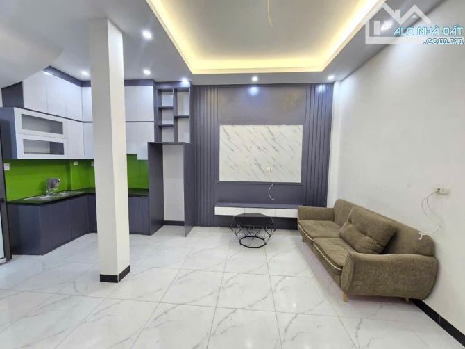 Bán nhà Tả Thanh Oai - Thanh Trì , nhà mới ở ngay - 30m2 - 5 tầng - giá hơn 4 tỷ