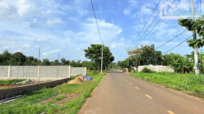 3 LÔ LIÊN KỀ MẶT TIỀN ĐƯỜNG ĐOÀN TRUNG CÒN - THỊ TRẤN ĐẤT ĐỎ- CÁCH TỈNH LỘ 52 CHỈ 50M