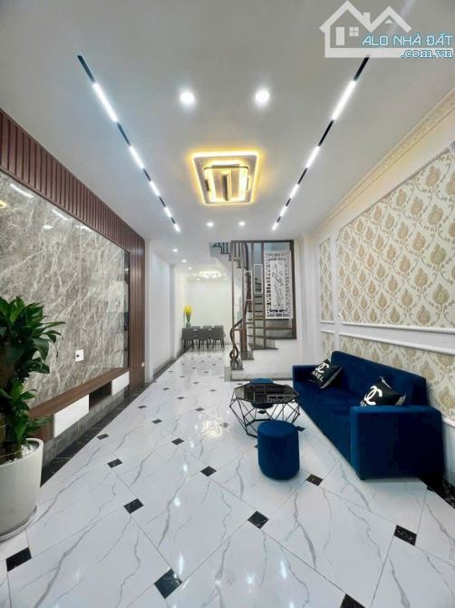 Bán nhà Vĩnh Hưng – ngõ ôtô dừng– gần phố – Full nội thất– tiện ích ngập tràn