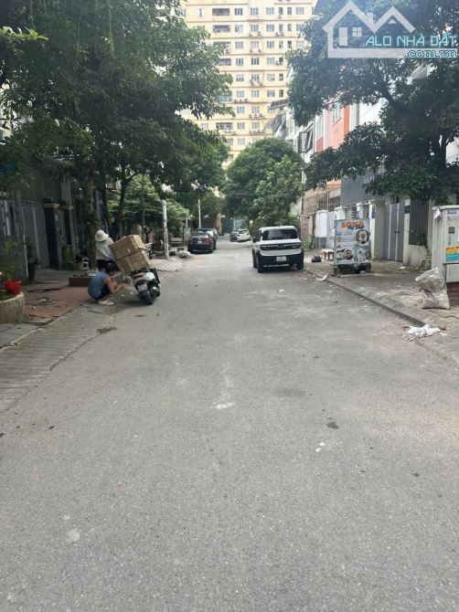 BÁN NHÀ KDT VĂN KHÊ- HÀ ĐÔNG, 83 M2, 5 TẦNG MẶT TIỀN 5 M, GIÁ 19,95 TỶ.