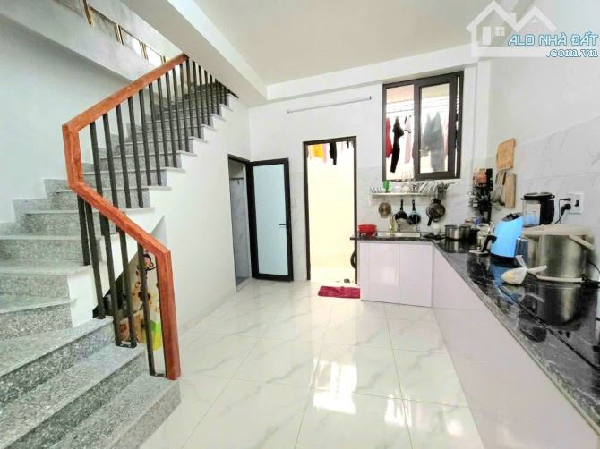 SIÊU PHẨM NHÀ 3 TẦNG LÔ GÓC 3 MẶT THOÁNG – GIÁ RẺ GIẬT MÌNH  CHỈ 3,2 TỶ
