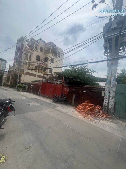 Bán gấp kho đất ~35tr/m2 1600m2 1/ Lê Văn Quới đường 10M
