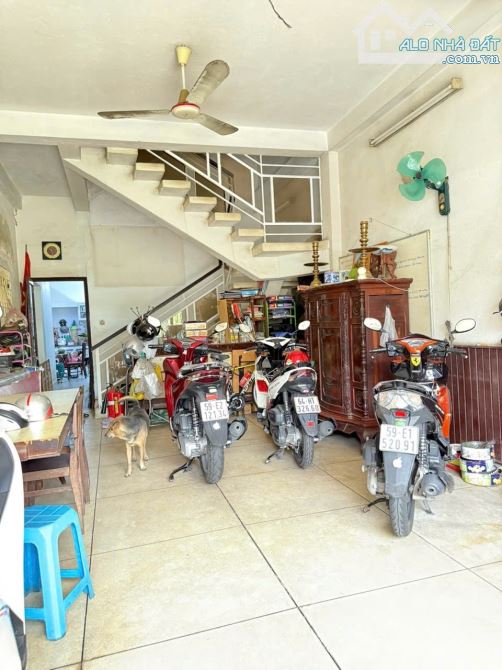 Bán nhà mặt tiền Trần Kế Xương, P.7, Phú Nhuận: 4,2 x 25, giá 23,5 tỷ