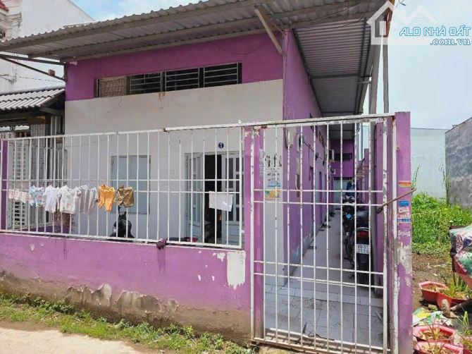 Cô Hường bán gấp dãy trọ màu hồng có 5phòng ở Tân Phú Trung, Củ Chi. Giá 780triệu, 116m2.
