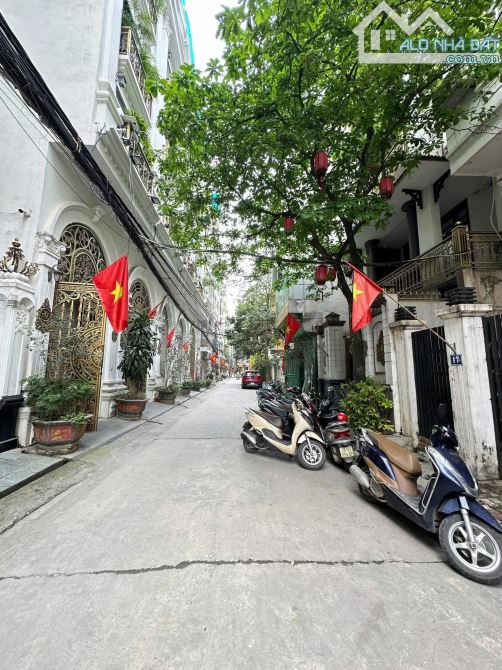 Nhà Riêng siêu đẹp khu VIP Tân Mai 90m2 5 tầng ngon nhất Hoàng Mai