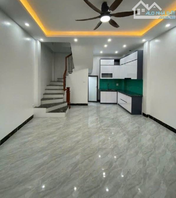 Bán Nhà đẹp xây mới 100% tại  Phố Lụa - Vạn Phúc , Oto đỗ cửa, 30m2, 5 tầng, giá hơn 7 tỷ