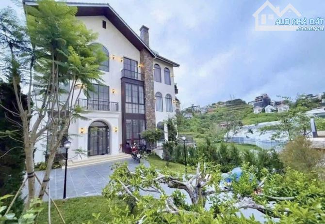 Bán Villa mới, view đẹp, 5 tầng, 10PN, thiết kế sang trọng HXH đường Tô Hiến Thành P.3 ĐL