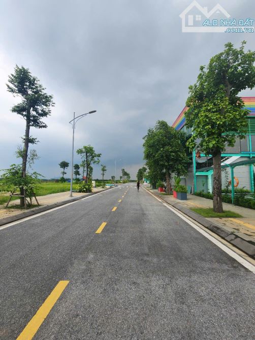 Cần Bán Dự Án AMDI Việt Đoàn.Tiên Du, Bắc Ninh dãy LK3 và lk12 nhìn bể bơi siêu đẹp
