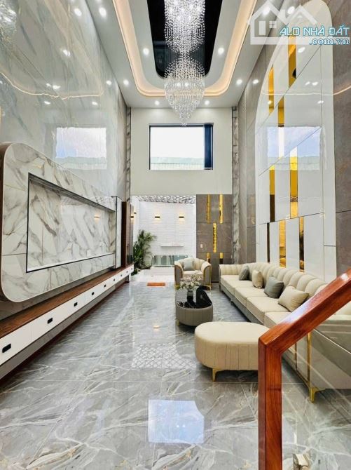 Kẹt tiền! Bán gấp nhà(3PN 4WC) Phùng Văn Cung,Giá 4tỷ550 Hẻm 5m,GX Phú Hạnh