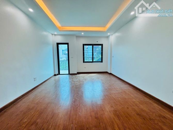 Lê Văn Hiến – Nhà mới – 30m² – 5 tầng – Gần trường Đoàn Thị Điểm - Cho thuê giữ tiền