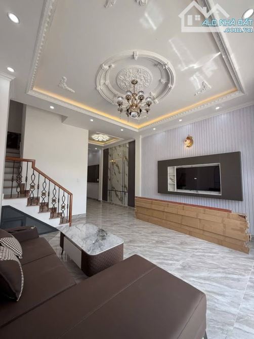 🏡 Cần Bán Nhà Đẹp 3 tầng mới xây KQH An Sơn . Đà Lạt giá 8.6 tỷ