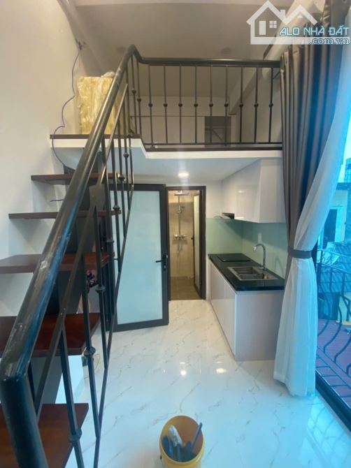 Cho Thuê CCMN 166 Trần Duy Hưng Cầu Giấy 25m2 Gác Xép 2 Ban Công Thang Máy Sofa Ô Tô Con
