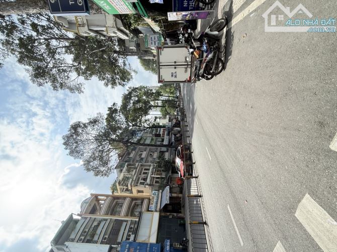 HẺM XE HƠI THẲNG 1 TRỤC LÊ HỒNG PHONG QUẬN 10, 40M2, NGANG 4.2M, 4 TẦNG, 3PN, NHỈNH 9 TỶ