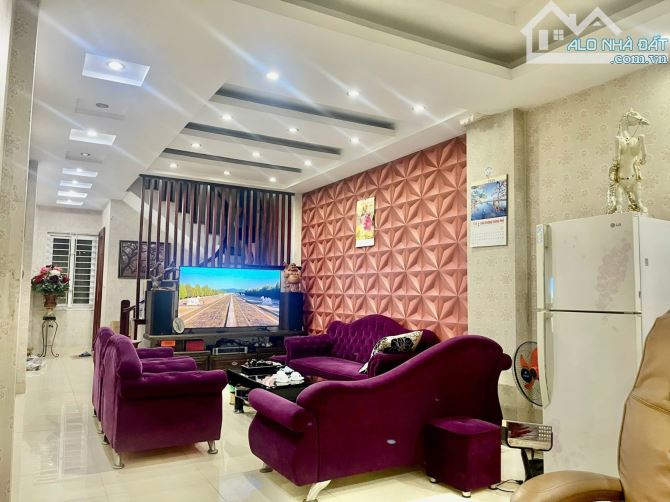 BÁN NHÀ AN DƯƠNG VƯƠNG 50m2 - OTO TẢI ĐỖ CỬA - VIEW CẦU NHẬT TÂN