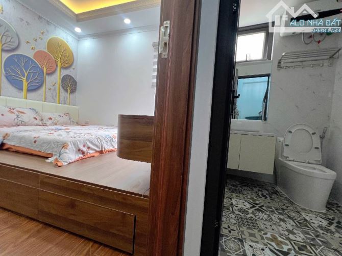Bán Nhà Đẹp Cầu Giấy 36m x 6T – Ngõ Thông – Gần Ô Tô – 2 Mặt Thoáng – Full NT 8,65 Tỷ