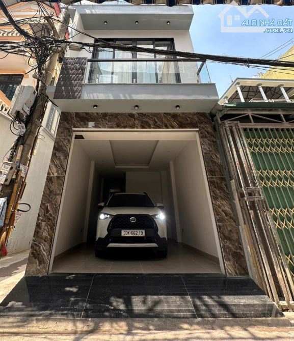 Bán nhà Chu Huy Mân, Long Biên 62m2 5 tầng thang máy, ô tô tránh