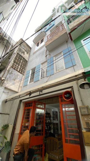 NGAY CHỢ PHÚ NHUẬN - 4 TẦNG BTCT - HOÀN CÔNG - 1P SANG Q1 - 7.3 TỶ TL