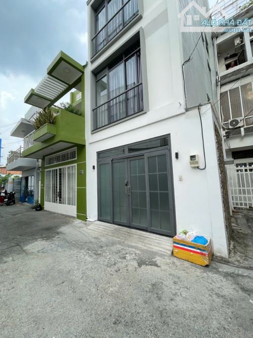 Bán gấp - hxh tránh - gần sân bay - 56m2 ( 4x14m) - 2 tầng - a4 - chủ thiện chí - 8.48 tỷ