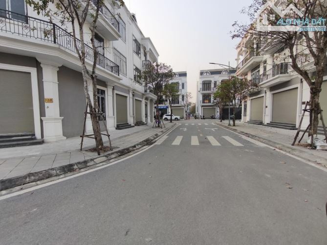 Bán biệt thự Đông Anh, kinh doanh, gần chợ Tó, nhà mới tinh, hơn 12 tỷ