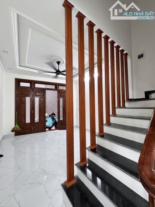 ĐÌNH THÔN - 35M x 5 TẦNG - NHỈNH 7 TỶ - Full đồ - Nhà đẹp dân xây