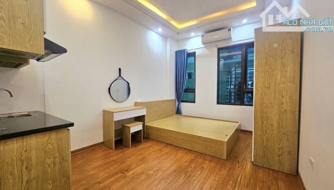 …NHỈNH 9TỶ CHDV GẦN QUẬN UỶ CẦU GIẤY – 9P KK - DT ~ 45 TRIỆU/T- GẦN Ô TÔ- NGÕ RỘNG