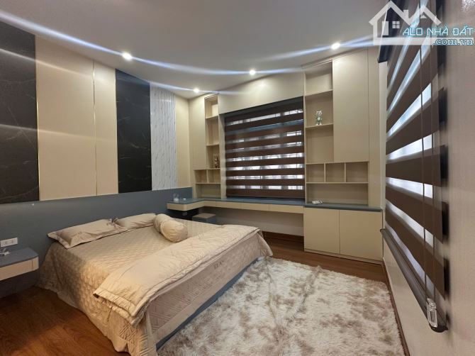 Nhà mới Xã Đàn, 30m2, 5 tầng, ở luôn, chỉ 6.5 tỷ.