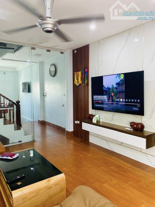 Siêu phẩm nhà Liền kề Ngô Thì Nhậm, Hà Đông. Mặt tiền 4x10m, 5 tầng, giá 18.6 tỷ còn TL