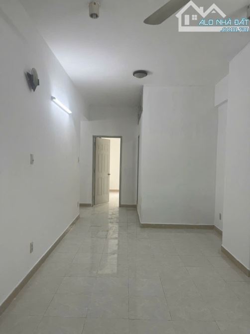Cần bán căn hộ chung cư Ngô Gia Tự Block B 83m², 2PN, 2WC căn góc (cải tạo được 3PN)