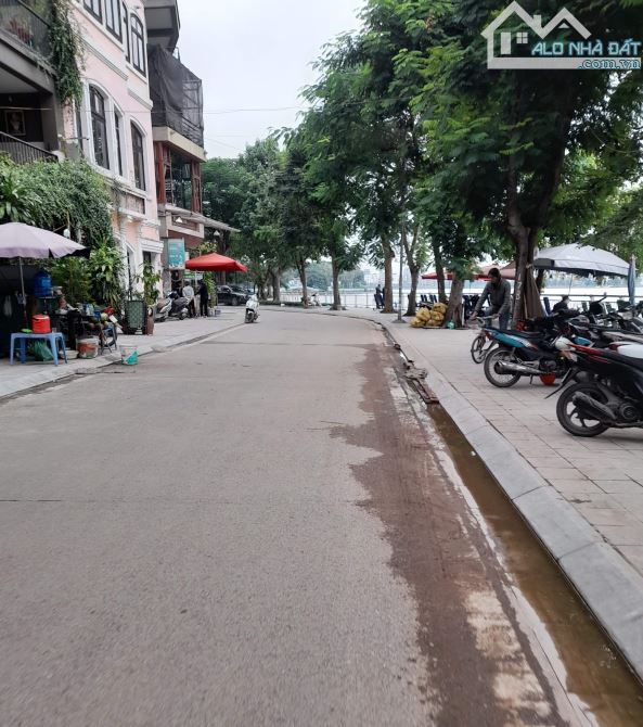 Bán biệt thự phố Trích Sài lô góc 2 mặt tiền ô tô, 175m2 MT 12m giá 60 tỷ