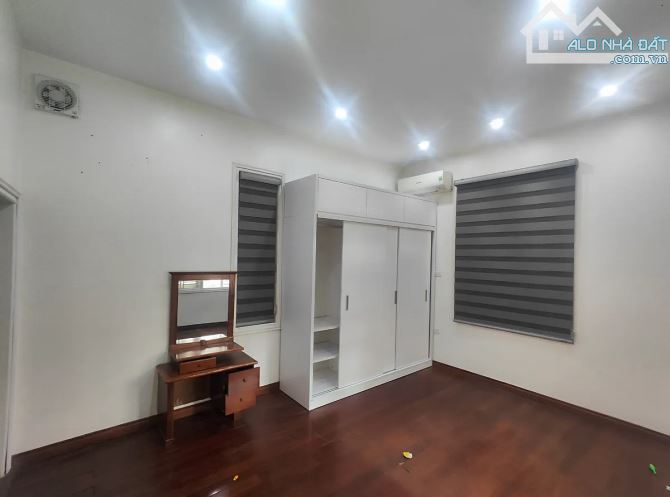 Bán nhà Xuân Đỉnh, lô góc, tiện ích, thiết kế biệt thự, khung cột chắc chắn, ở được ngay