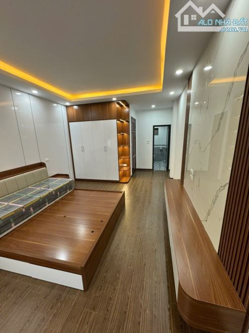 Bán gấp nhà Liên Ninh - Đông Mỹ ô tô vào nhà ngõ thông ,dân xây chắn chắn 58 m giá 5.5 tỷ