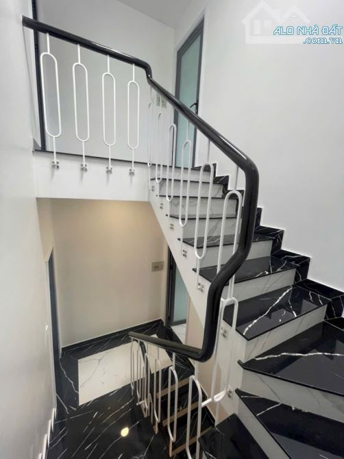 🏡 NHÀ ĐẸP GẦN QUẬN 7 – 1 TRỆT LỬNG 2 LẦU SÂN THƯỢNG – SỔ RIÊNG – HẺM XE HƠI - 10