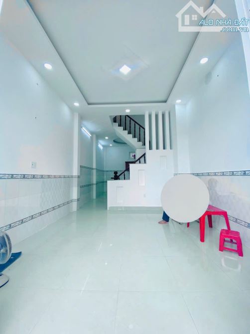 nhà đẹp hẻm nhựa - oto đậu trong nhà- shr - 3 lầu giá chỉ 6.5 tỉ - 10
