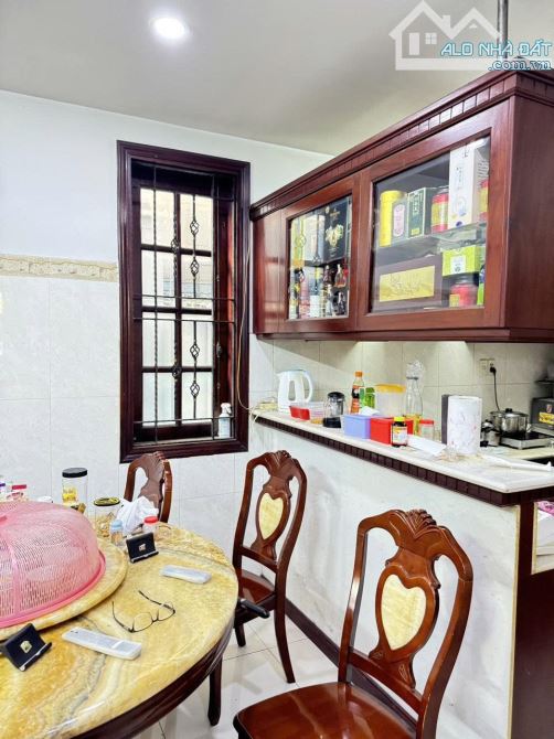 Bán Biệt Thự Gốc 2 MT - 227.5M- 12m X 20.09m- 1 Hầm 1Trệt 1 Lững 2 Lầu - 4PN -5WC -F4 Q8 - 11