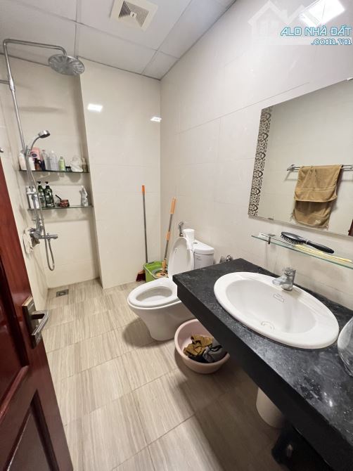 Cho thuê nhà Hoàng Quốc Việt – Cầu Giấy DT 65m x 5 tầng, ôtô đỗ, nở hậu giá 18tr/th - 1