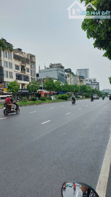 Bán nhà phố Bồ Đề 30m2- 5 tầng- 7.8 tỷ , gara ô tô- thang máy, gần bệnh viện Tâm Anh - 1