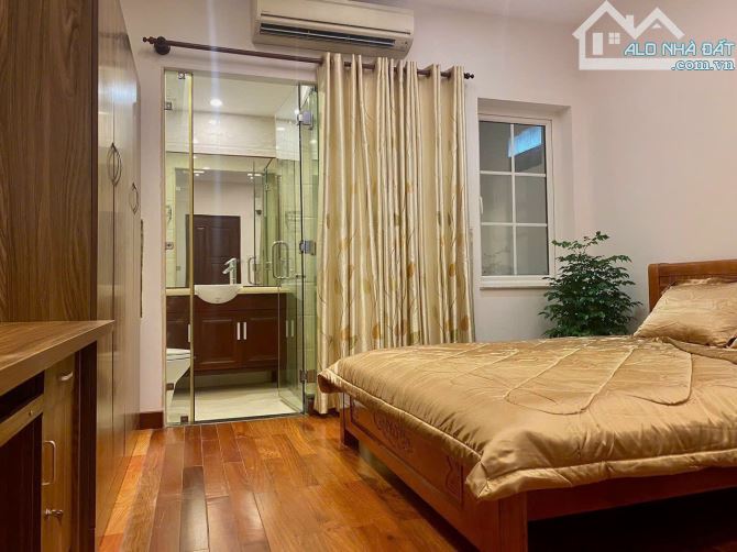 Bán nhà hẻm 7m Nguyễn Thị Minh Khai. P.Đakao.Q1. DT: 8*12m. KC: 3 tầng. 18 tỷ TL - 1