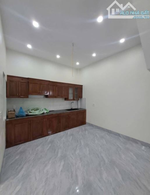 Bán nhà 3 tầng ngõ Văn Cao  giá hợp lý - 1