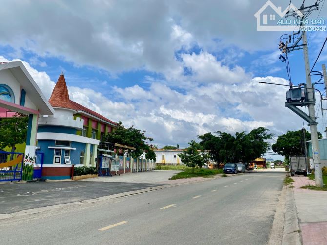Cần bán miếng dất 420m2 - Gần quốc lộ 13 - bờ bao sông Sài Gòn-Đất Xây Xưởng - ĐườnXe Tải - 1