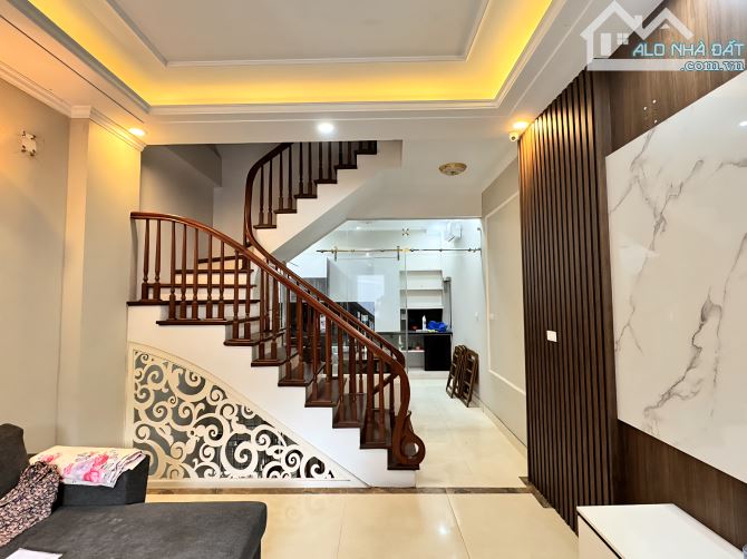 NHÀ MẶT PHỐ TT VĂN QUÁN- 5 TẦNG - KINH DOANH - Ô TÔ TRÁNH TRƯỚC NHÀ - 1