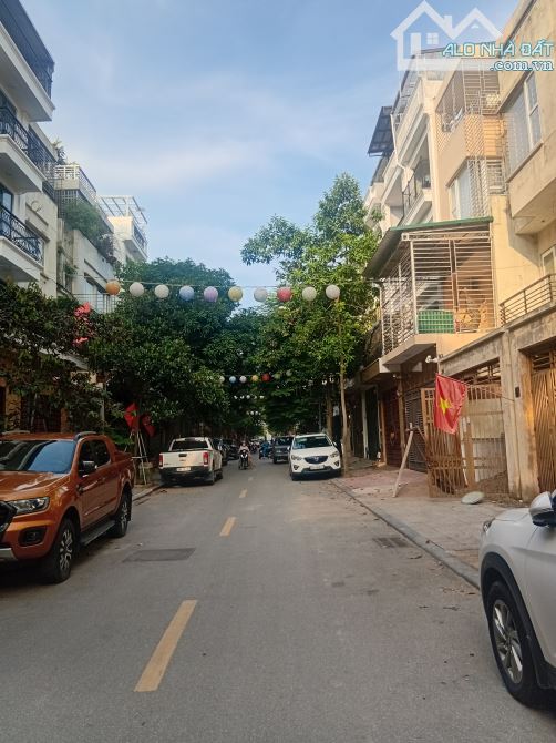 🏡NHÀ ĐẸP  KĐT VĂN PHÚ,  PHÂN LÔ VỈA HÈ, FULL NỘI THẤT XỊN, Ở SƯỚNG, KINH DOANH ĐẸP: 22 TỶ - 5