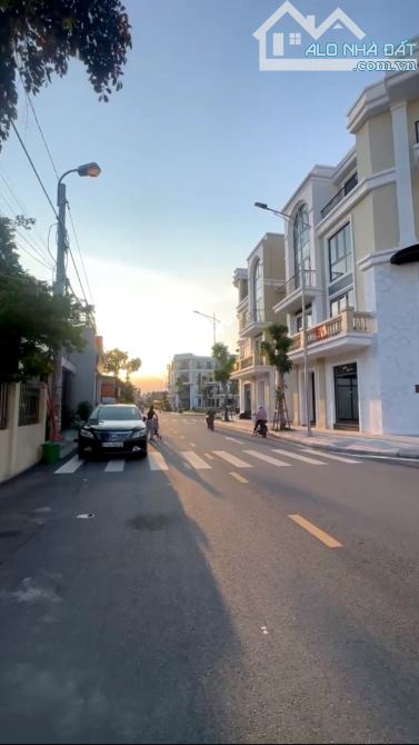 Bán căn 4 tầng lô góc dự án Golden Point - 1