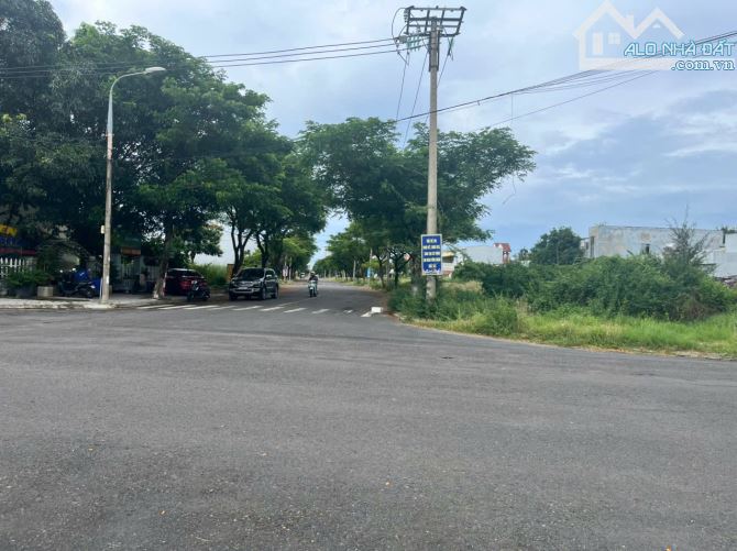 BÁN ĐẤT BIỂN TÂN TRÀ Đ. 10,5m BÙI QUỐC KHÁI, CẠNH TRỤC THÔNG BIỂN, 100m2, MT 5m, 5,65 TỶ. - 1