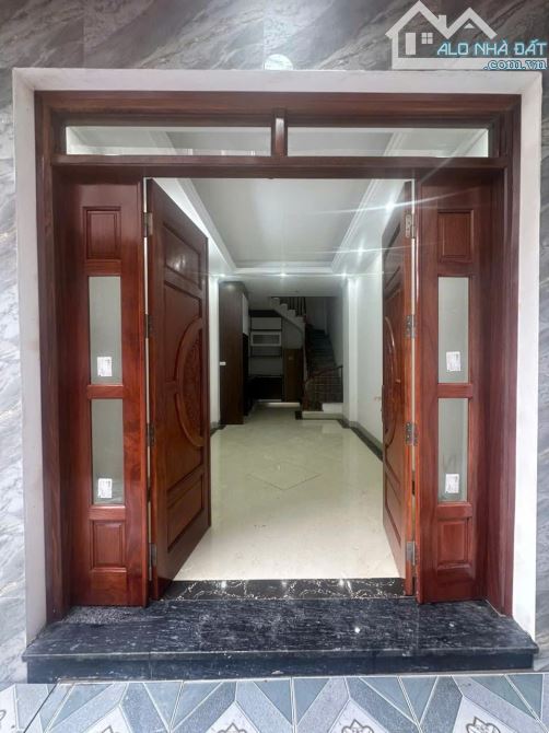 Duy nhất nhà 5 tầng Việt Hưng, Long Biên, mới tinh, nở hậu, cách ô tô 20m, giá hơn 5 tỷ - 1