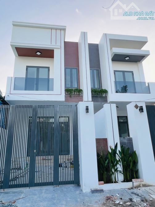 NHÀ CHÍNH CHỦ CẦN BÁN NGAY CÂY XĂNG 26. NHÀ SỔ RIÊNG - 100% THỔ CƯ. - 1